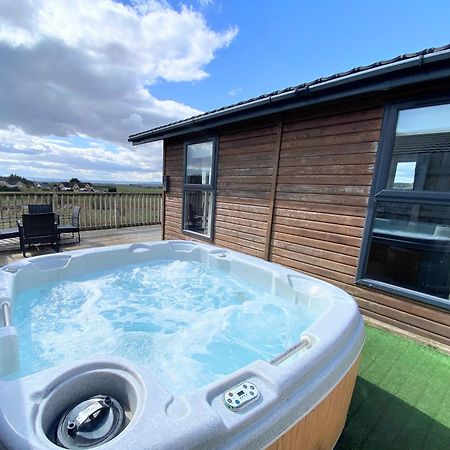 Kelty Benarty 11 With Private Hot Tub - Fife - Loch Leven - Lomond Hills - Pet Friendly 빌라 외부 사진