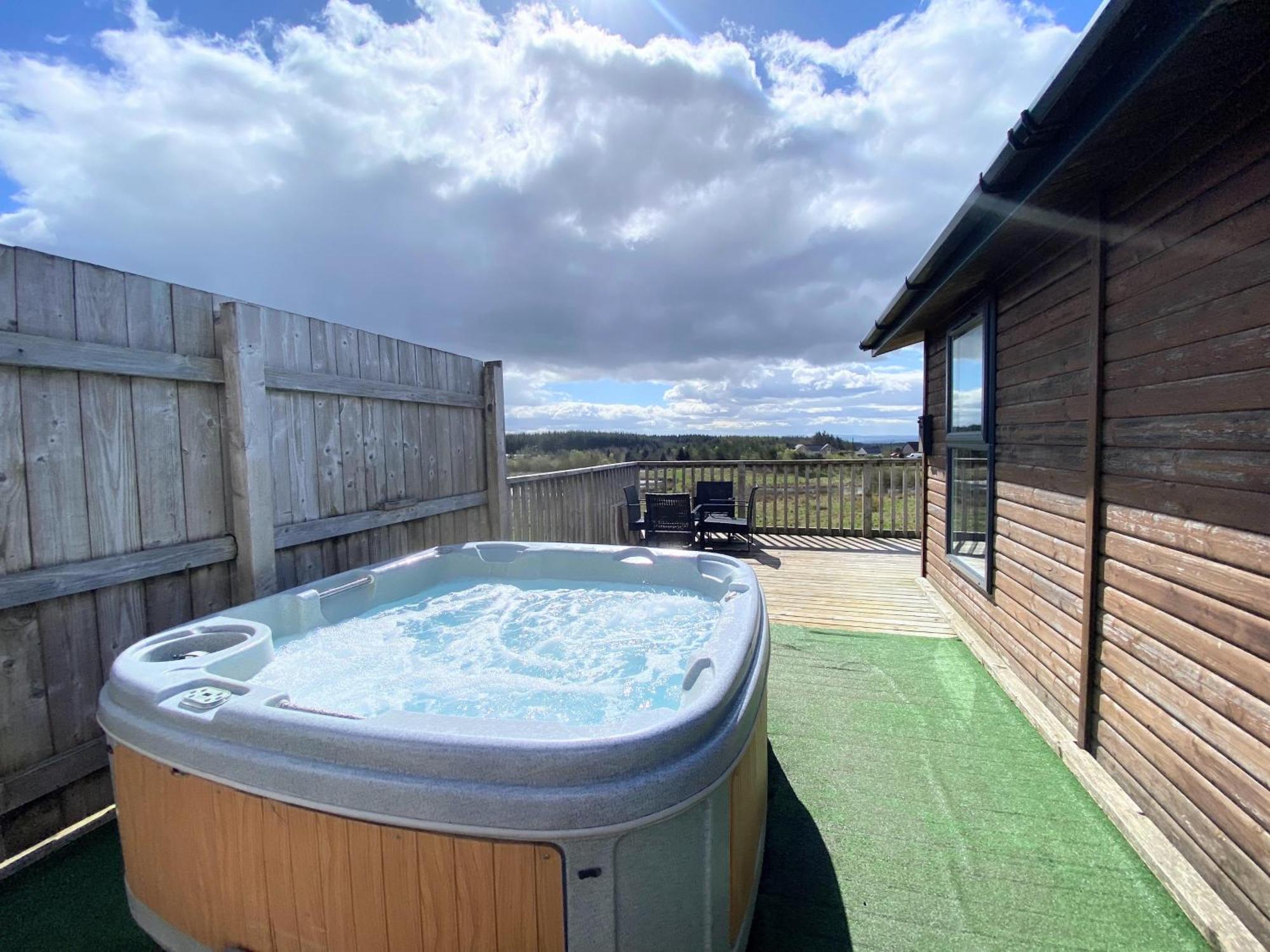 Kelty Benarty 11 With Private Hot Tub - Fife - Loch Leven - Lomond Hills - Pet Friendly 빌라 외부 사진