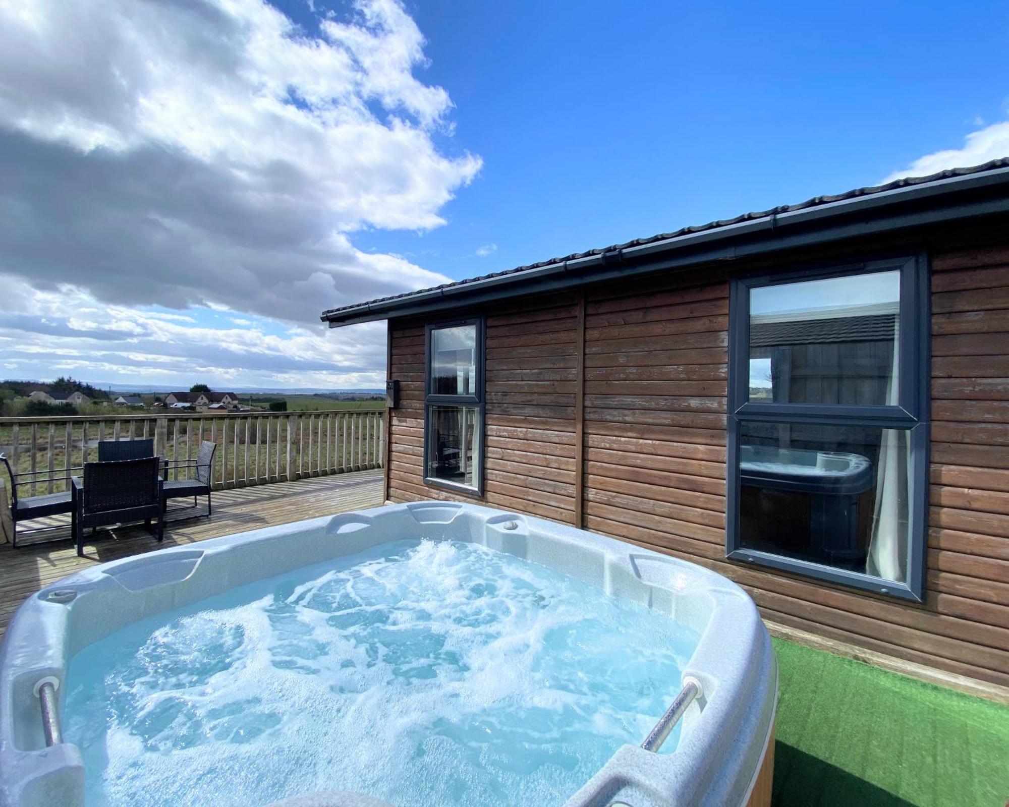 Kelty Benarty 11 With Private Hot Tub - Fife - Loch Leven - Lomond Hills - Pet Friendly 빌라 외부 사진