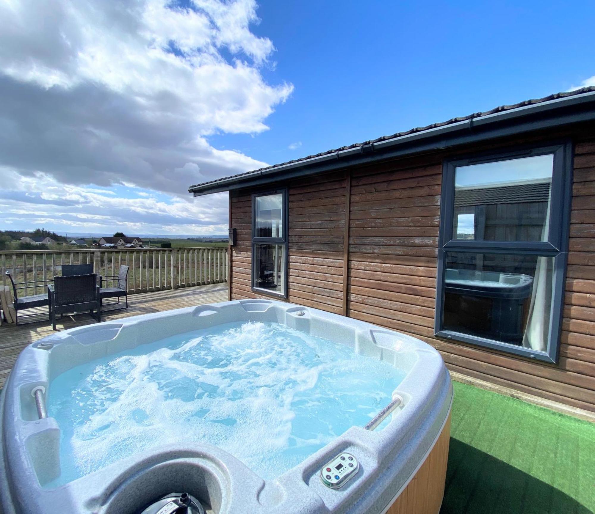 Kelty Benarty 11 With Private Hot Tub - Fife - Loch Leven - Lomond Hills - Pet Friendly 빌라 외부 사진
